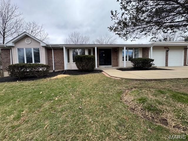 924 Fernview Drive, Creve Coeur, MO 63141