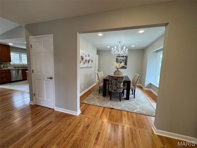 924 Fernview Drive, Creve Coeur, MO 63141