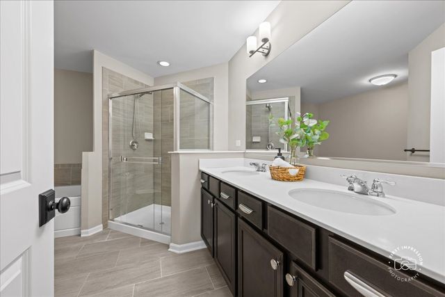 2945 Henley Lane, Naperville, IL 60540