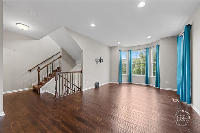 2945 Henley Lane, Naperville, IL 60540