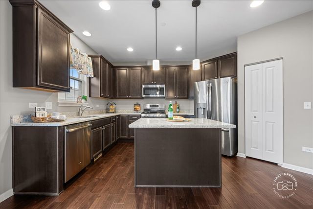 2945 Henley Lane, Naperville, IL 60540