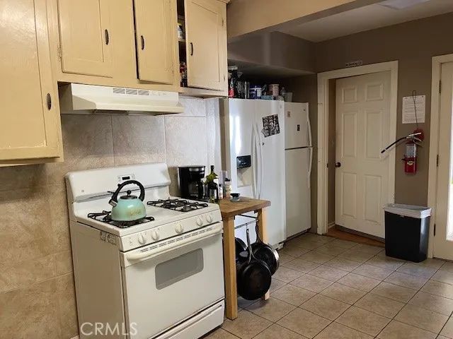 6709 Vesper, Van Nuys, CA 91405