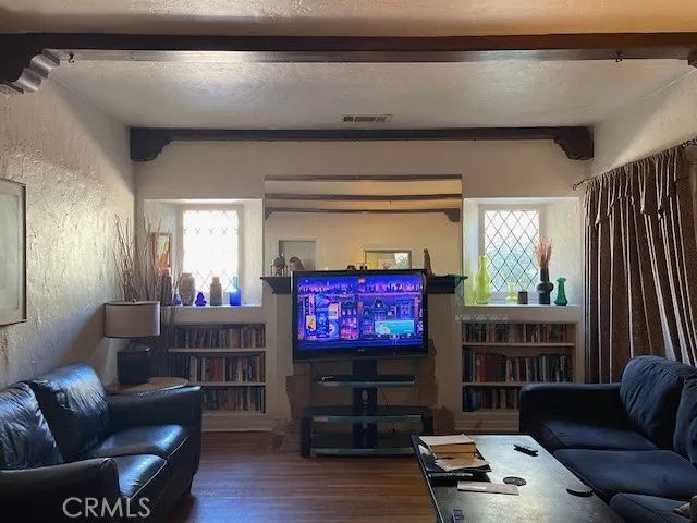 6709 Vesper, Van Nuys, CA 91405
