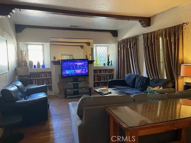 6709 Vesper, Van Nuys, CA 91405