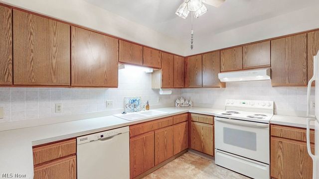 249 W Heatherwood Drive, Barberton, OH 44203