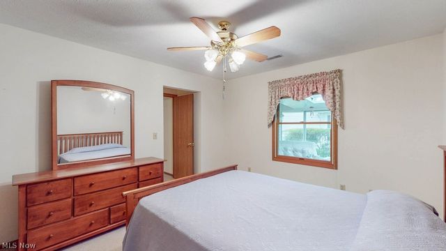 249 W Heatherwood Drive, Barberton, OH 44203