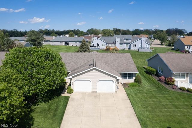 249 W Heatherwood Drive, Barberton, OH 44203