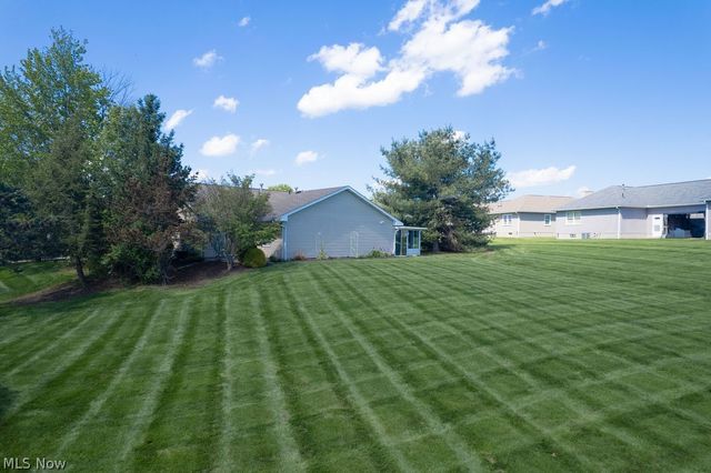 249 W Heatherwood Drive, Barberton, OH 44203
