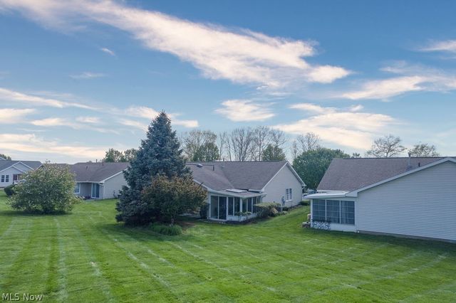 249 W Heatherwood Drive, Barberton, OH 44203