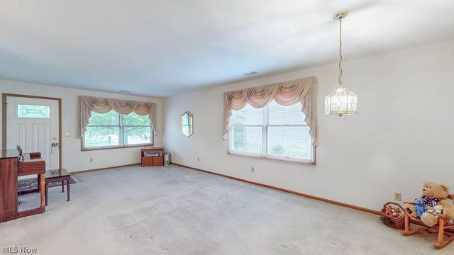 249 W Heatherwood Drive, Barberton, OH 44203