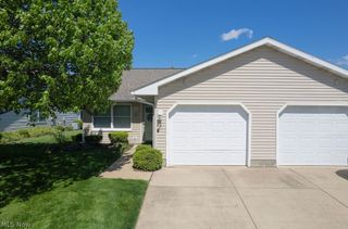 249 W Heatherwood Drive, Barberton, OH 44203