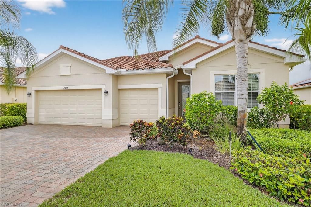 2255 Vermont LN, Naples, FL 34120