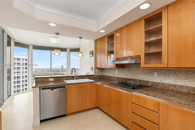 21150 Point Place LPH 2902, Aventura, FL 33180