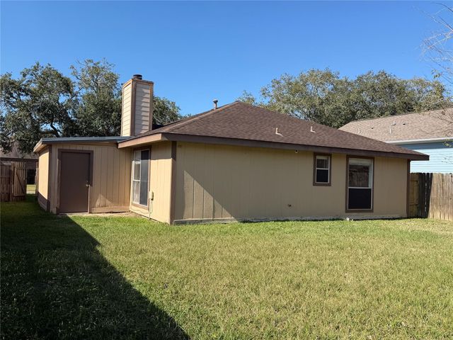 4503 Rattan Avenue, Bay City, TX 77414