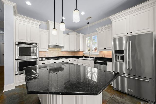 2444 S Turnberry Dr, Zachary, LA 70791