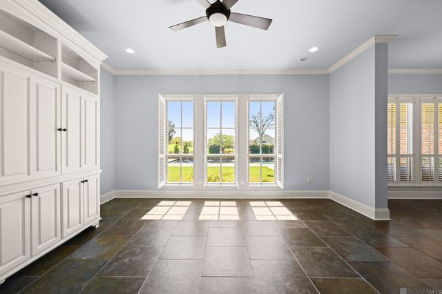 2444 S Turnberry Dr, Zachary, LA 70791