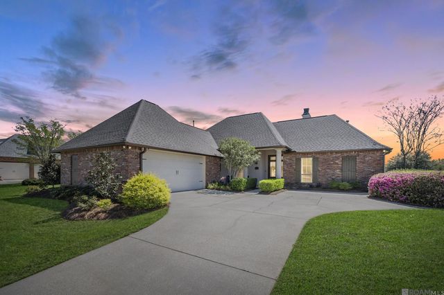 2444 S Turnberry Dr, Zachary, LA 70791
