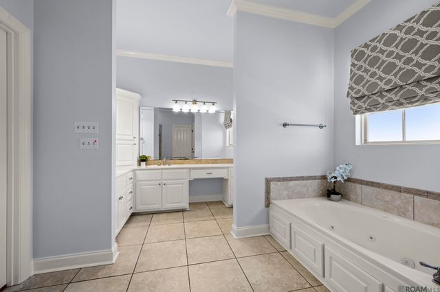 2444 S Turnberry Dr, Zachary, LA 70791