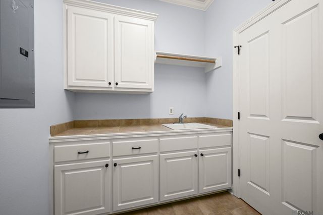 2444 S Turnberry Dr, Zachary, LA 70791