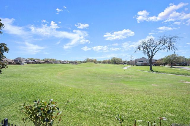 2444 S Turnberry Dr, Zachary, LA 70791