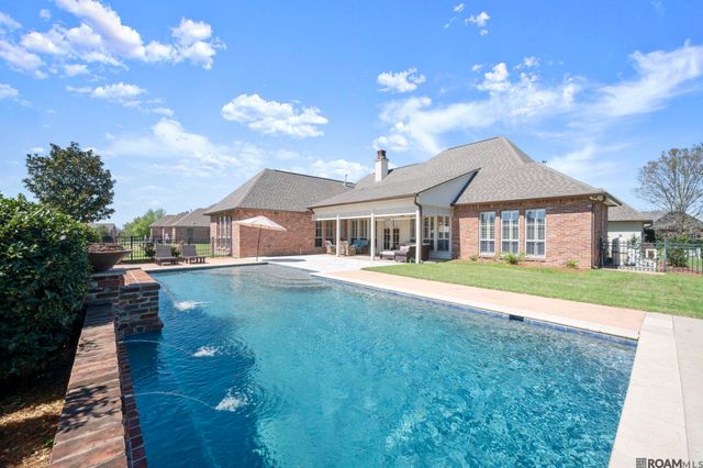 2444 S Turnberry Dr, Zachary, LA 70791