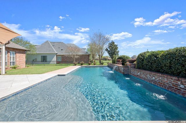 2444 S Turnberry Dr, Zachary, LA 70791