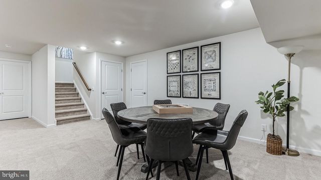 550 TROLLEY LN, Sellersville, PA 18960