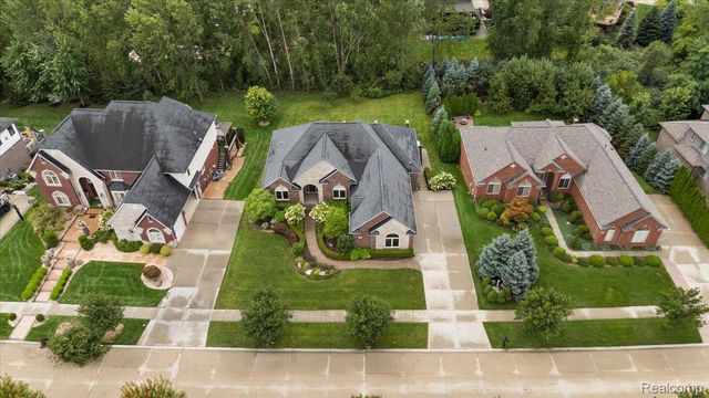 6332 Shadydale Drive, Shelby Charter Township, MI 48316