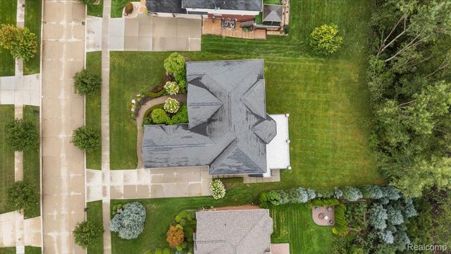 6332 Shadydale Drive, Shelby Charter Township, MI 48316