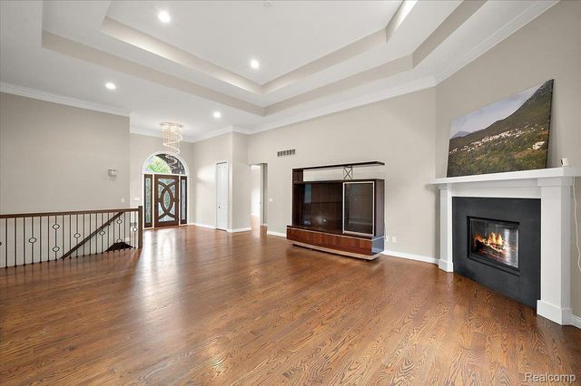 6332 Shadydale Drive, Shelby Charter Township, MI 48316