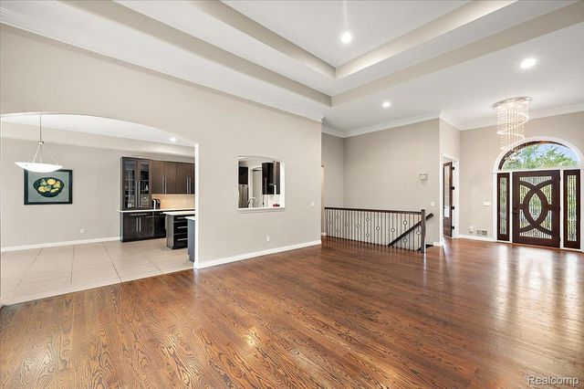 6332 Shadydale Drive, Shelby Charter Township, MI 48316