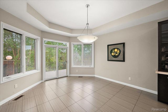 6332 Shadydale Drive, Shelby Charter Township, MI 48316