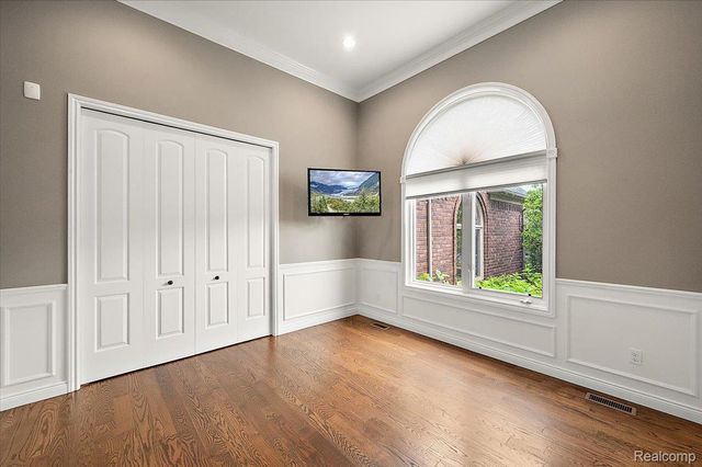 6332 Shadydale Drive, Shelby Charter Township, MI 48316