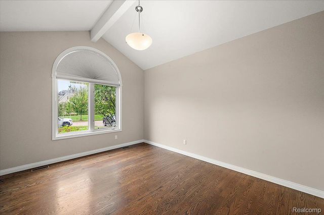 6332 Shadydale Drive, Shelby Charter Township, MI 48316