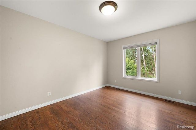 6332 Shadydale Drive, Shelby Charter Township, MI 48316