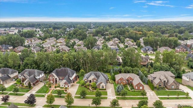 6332 Shadydale Drive, Shelby Charter Township, MI 48316