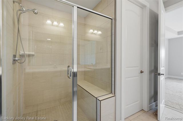 24355 Pinnacle Circle, South Lyon, MI 48178