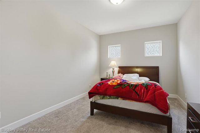 24355 Pinnacle Circle, South Lyon, MI 48178