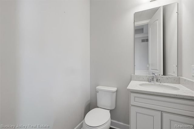 24355 Pinnacle Circle, South Lyon, MI 48178