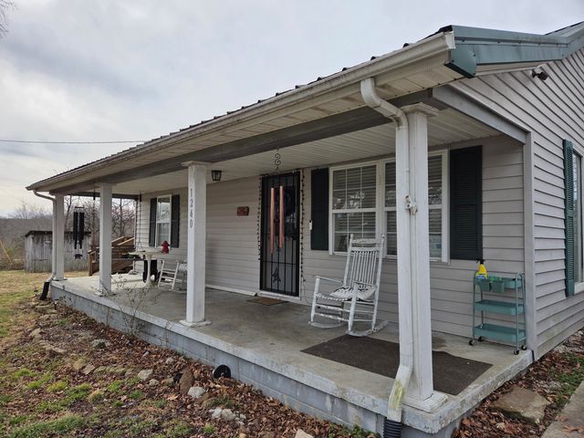 1240 Stacy Lane Road, Irvine, KY 40336