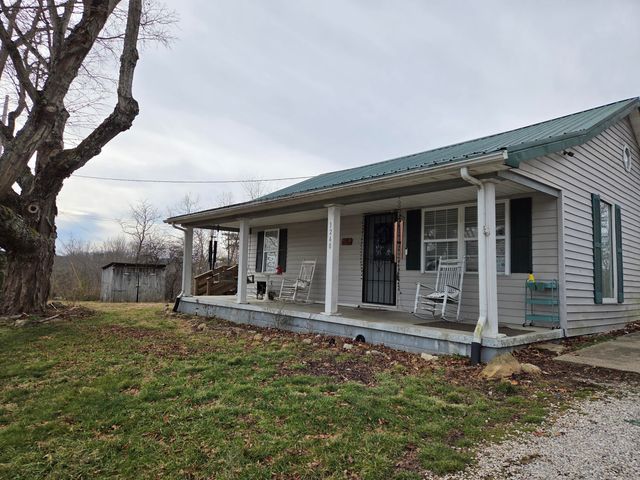 1240 Stacy Lane Road, Irvine, KY 40336