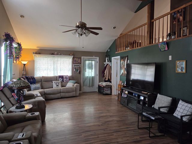 1240 Stacy Lane Road, Irvine, KY 40336