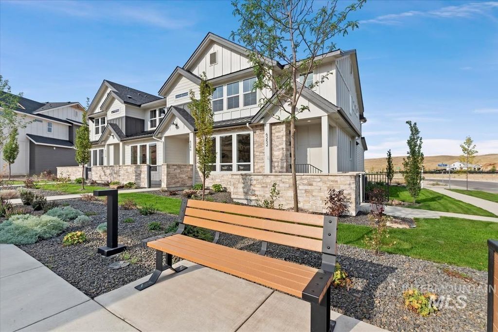6252 N Holly Springs Ln, Eagle, ID 83616