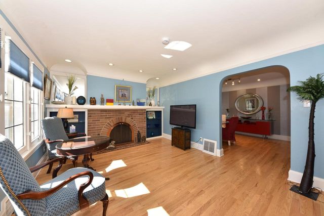 3567 N Murray AVENUE, Shorewood, WI 53211