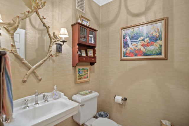 741 Bishops Park Drive 105, Raleigh, NC 27605