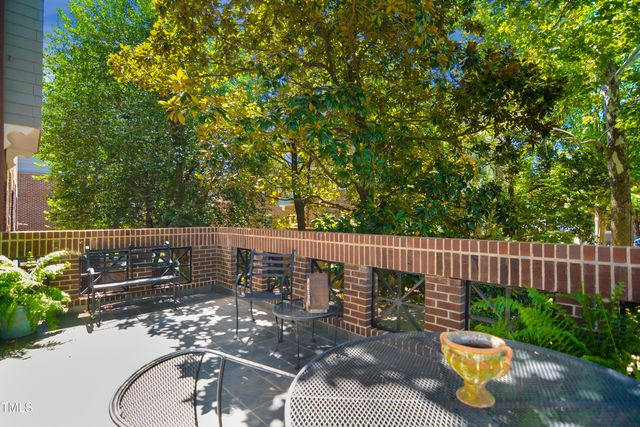 741 Bishops Park Drive 105, Raleigh, NC 27605