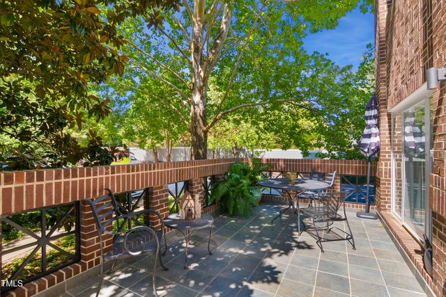 741 Bishops Park Drive 105, Raleigh, NC 27605