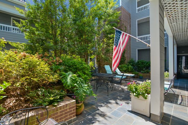 741 Bishops Park Drive 105, Raleigh, NC 27605