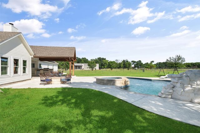 9390 Lakeridge Drive, Princeton, TX 75407