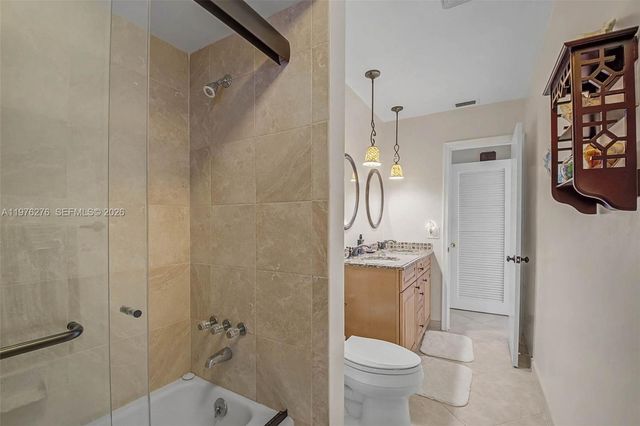 15401 SW 81 Av, Palmetto Bay, FL 33157